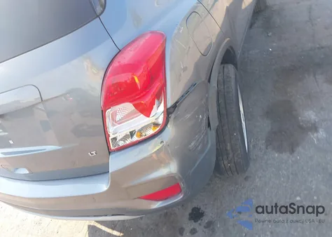 2020 Chevrolet Trax Fwd Lt from USA, damaged, VIN 3GNCJLSB8LL276225